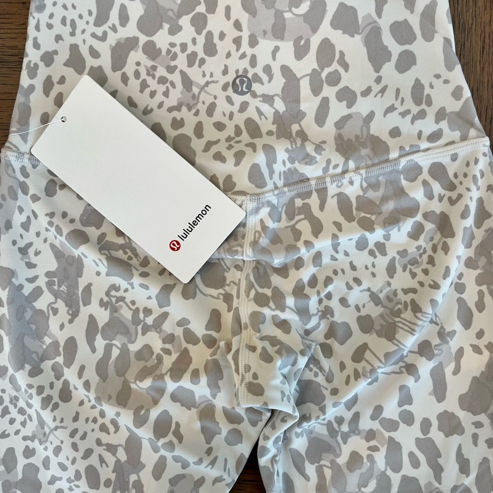 NWT Lululemon Align Leggings - Size 4 - Picture 2 of 3